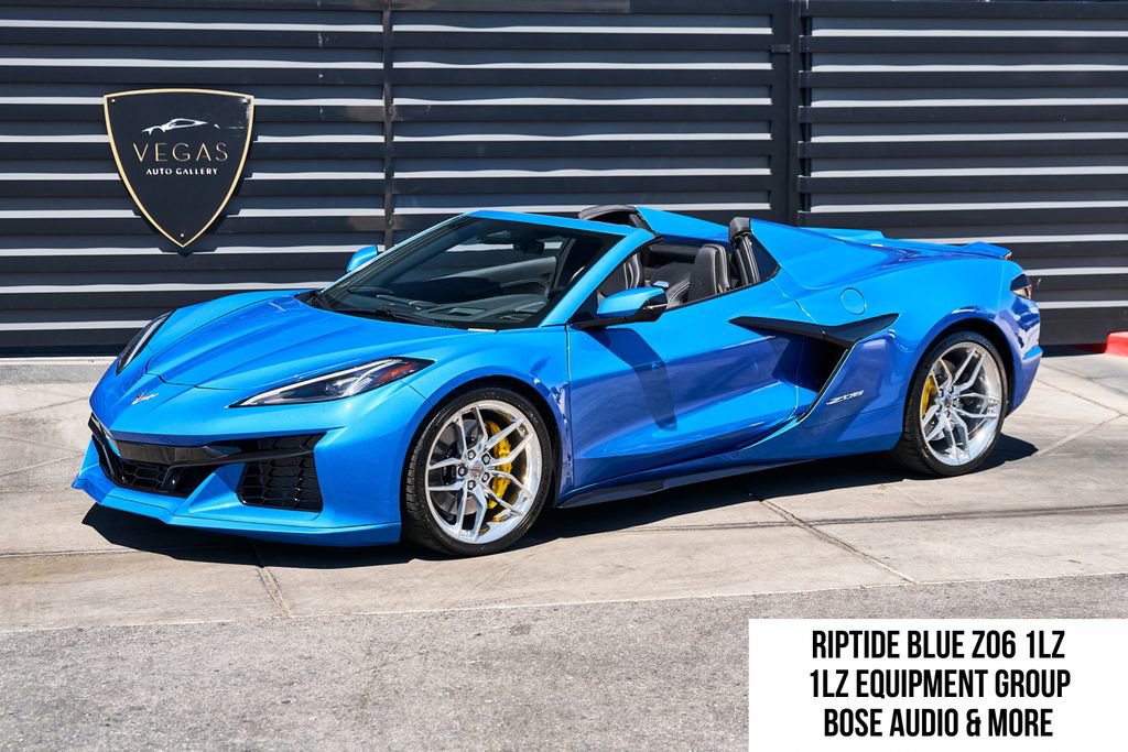 Used 2025 Chevrolet Corvette Z06 w/ Chrome Exterior Badge Package RWD image 1