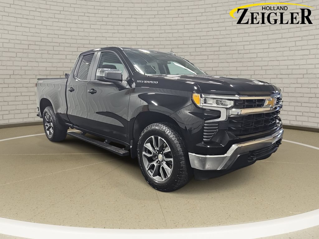 Used 2023 Chevrolet Silverado 1500 LT AWD/4WD image 3