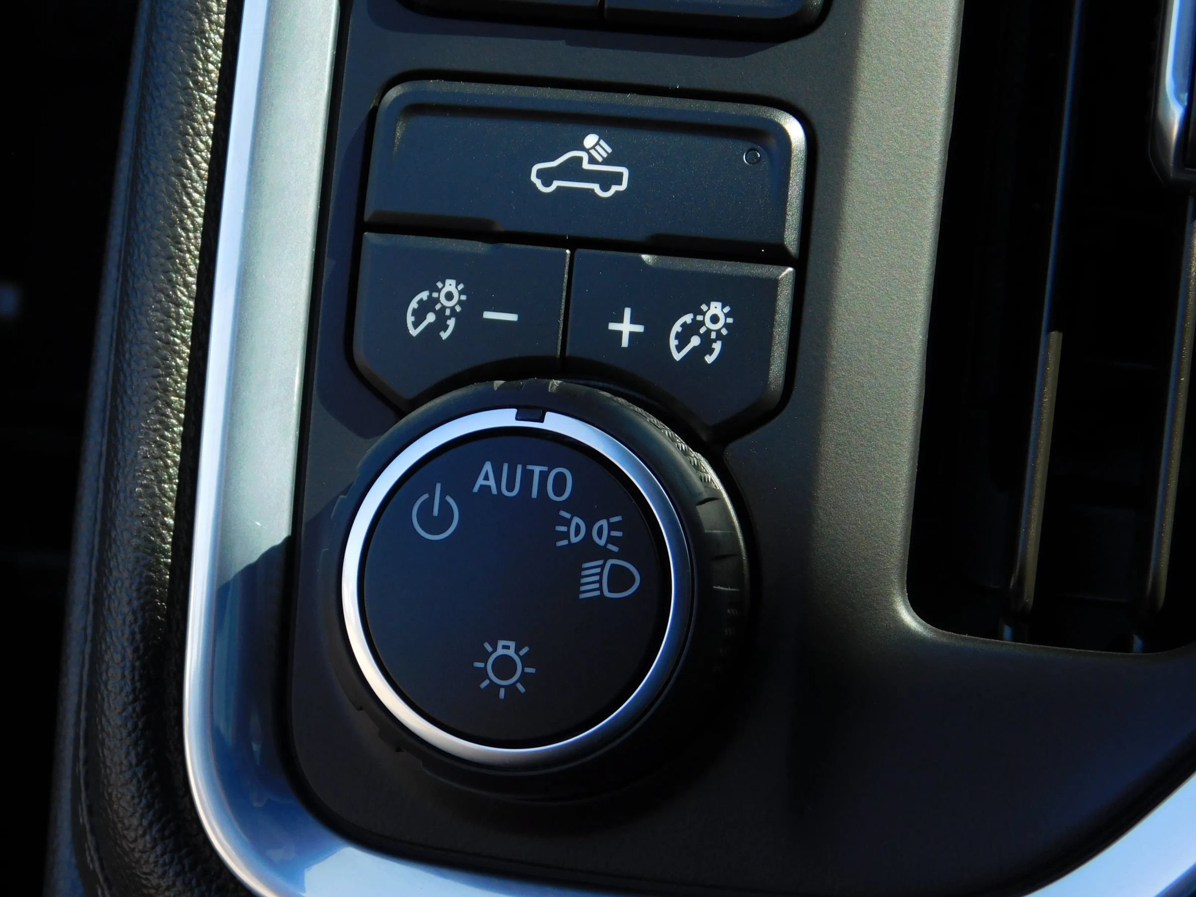 Used 2022 Chevrolet Silverado 1500 LT AWD/4WD image 28