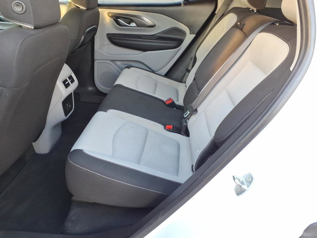 Used 2022 GMC Terrain SLE w/ Driver Convenience Package image 8