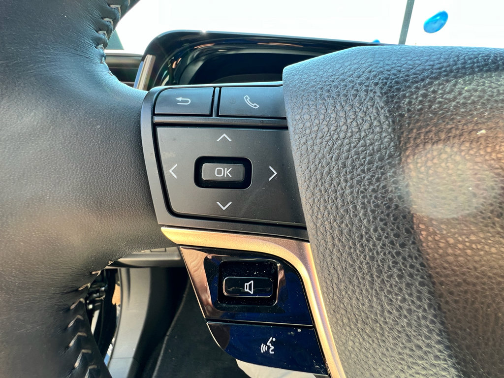 Used 2025 Toyota Crown XLE image 35