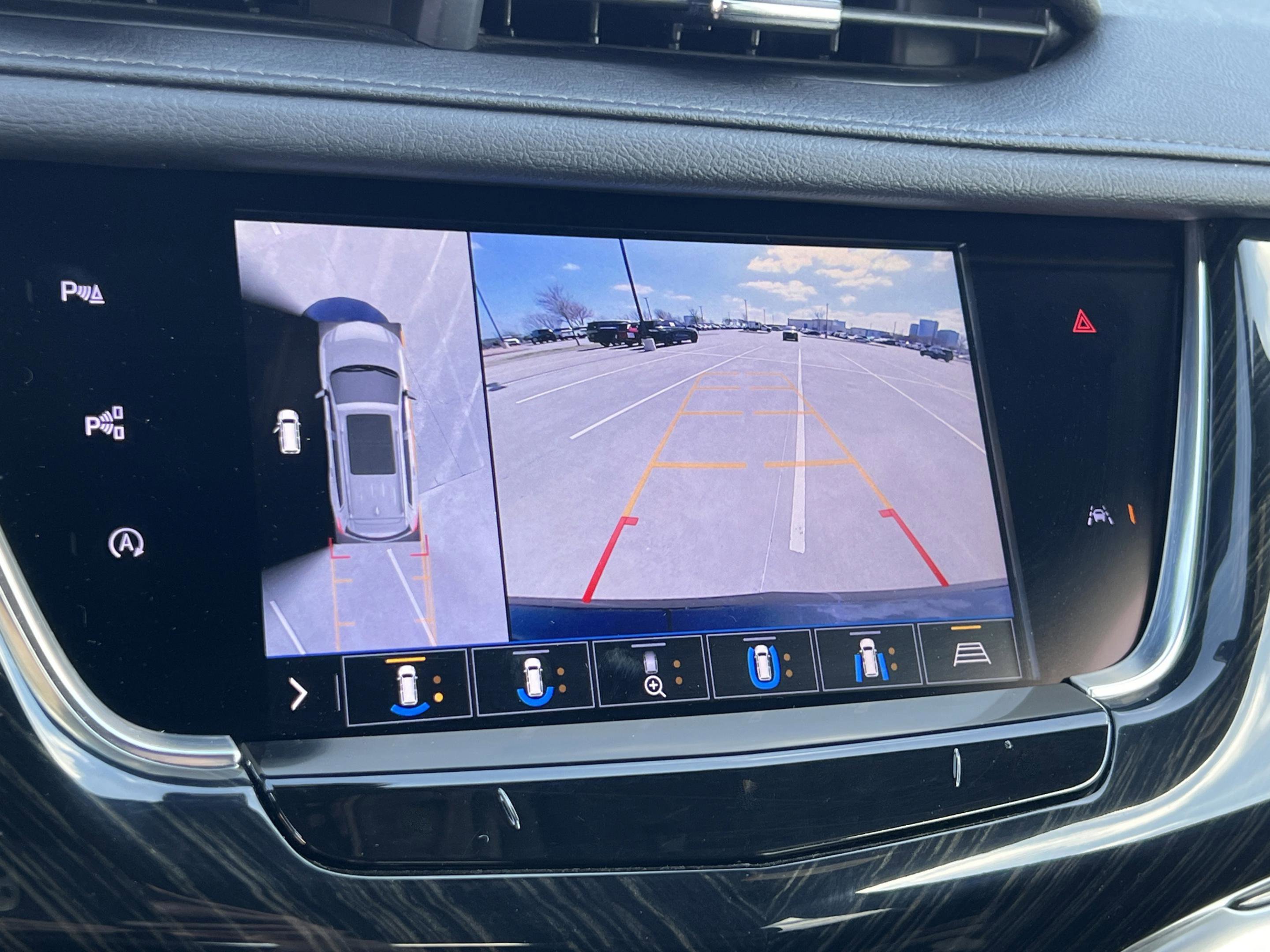 Used 2020 Cadillac XT6 Premium Luxury image 23