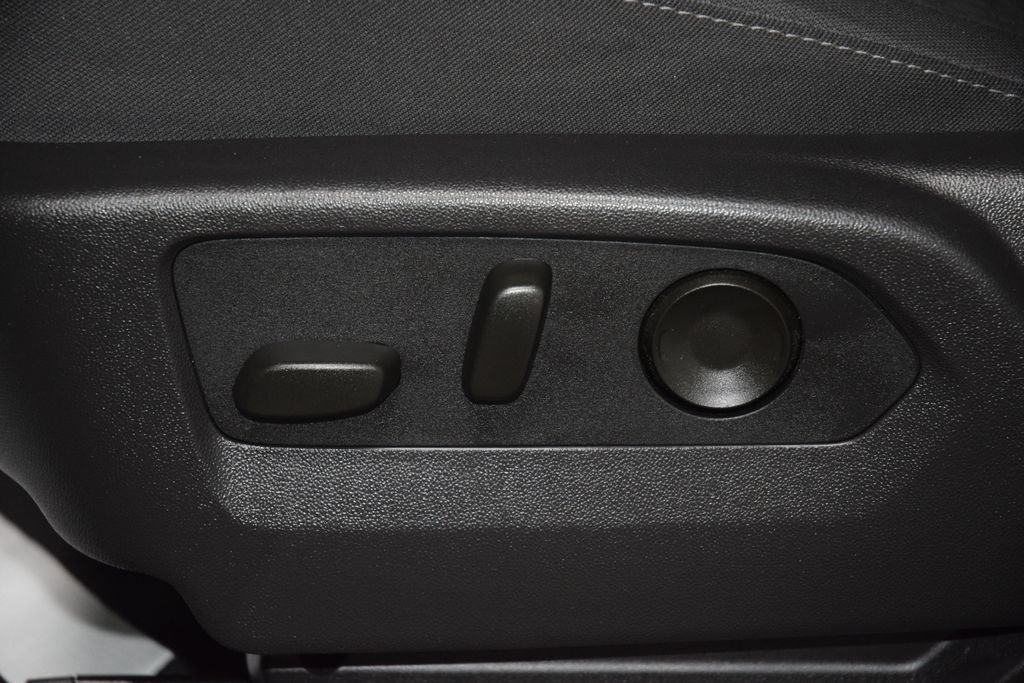 Used 2024 Chevrolet Silverado 1500 Custom AWD/4WD image 40