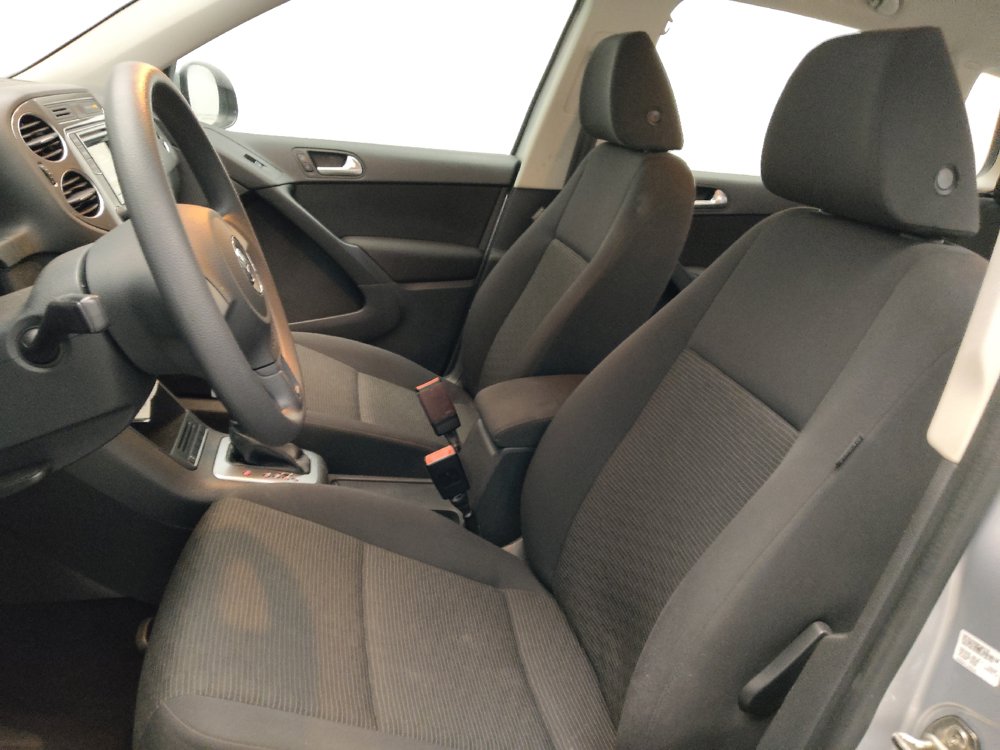 Used 2017 Volkswagen Tiguan Limited FWD image 17