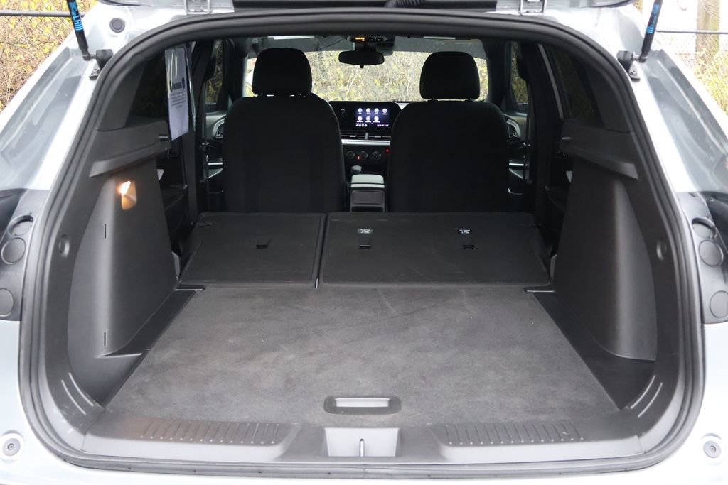 Used 2024 Chevrolet Trax RS image 49