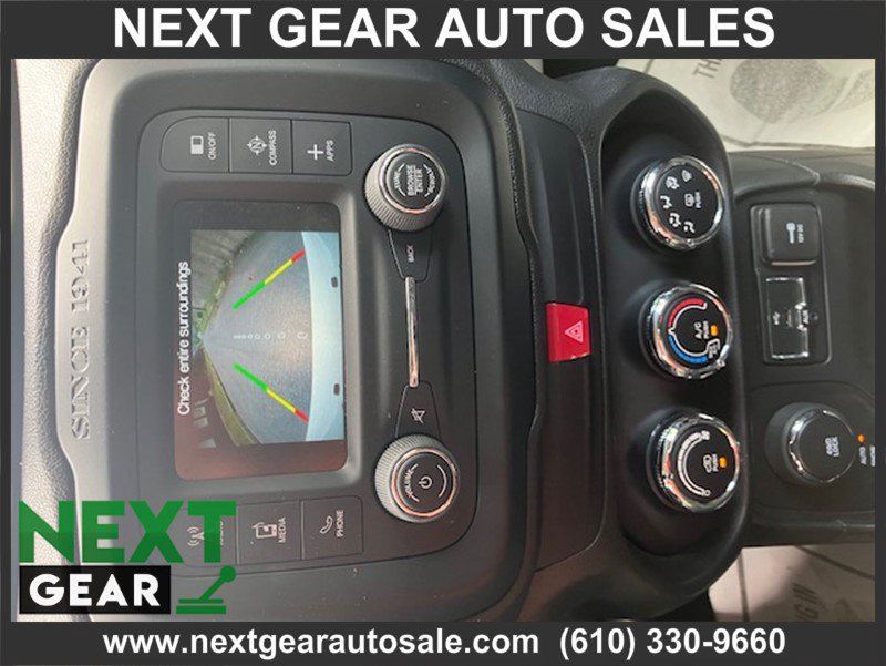 Used 2017 Jeep Renegade Altitude AWD/4WD image 10
