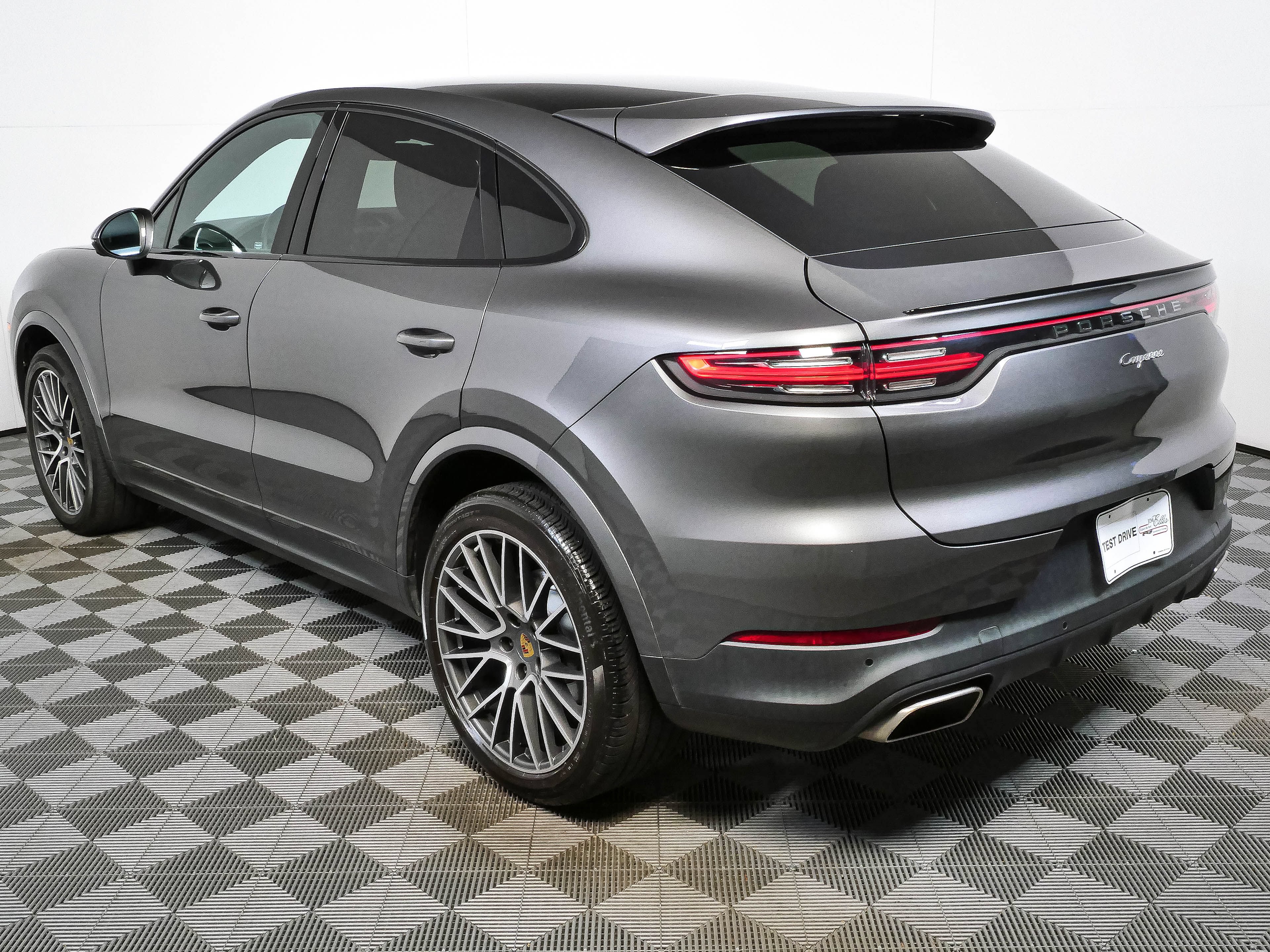 Certified 2022 Porsche Cayenne Coupe AWD/4WD image 3