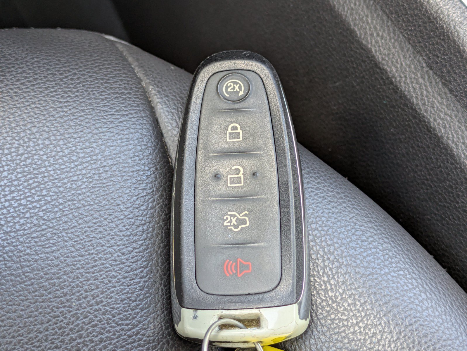 Used 2019 Ford Escape SEL FWD image 28