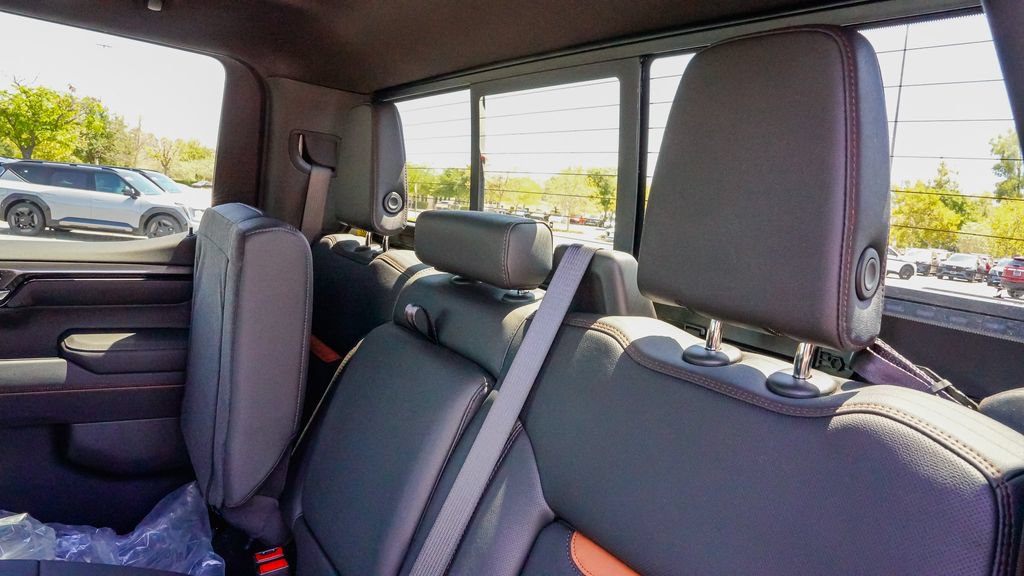 New 2026 GMC Sierra 1500 AT4 w/ AT4 Premium Package AWD/4WD image 13