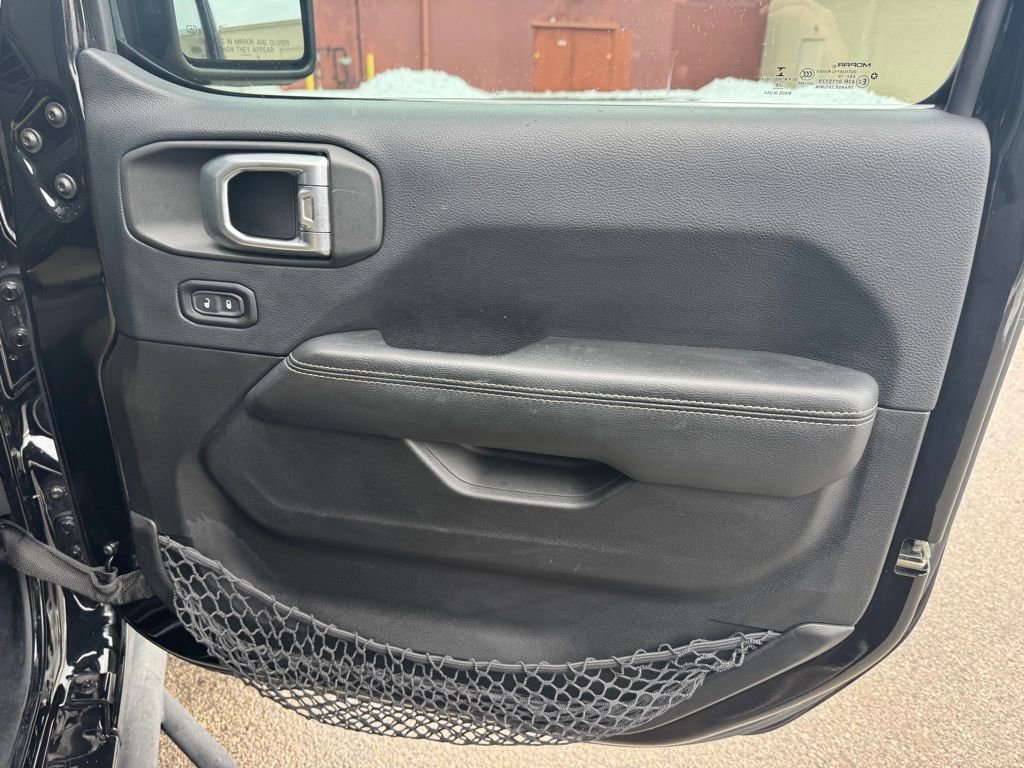 Used 2018 Jeep Wrangler Unlimited Sahara image 14