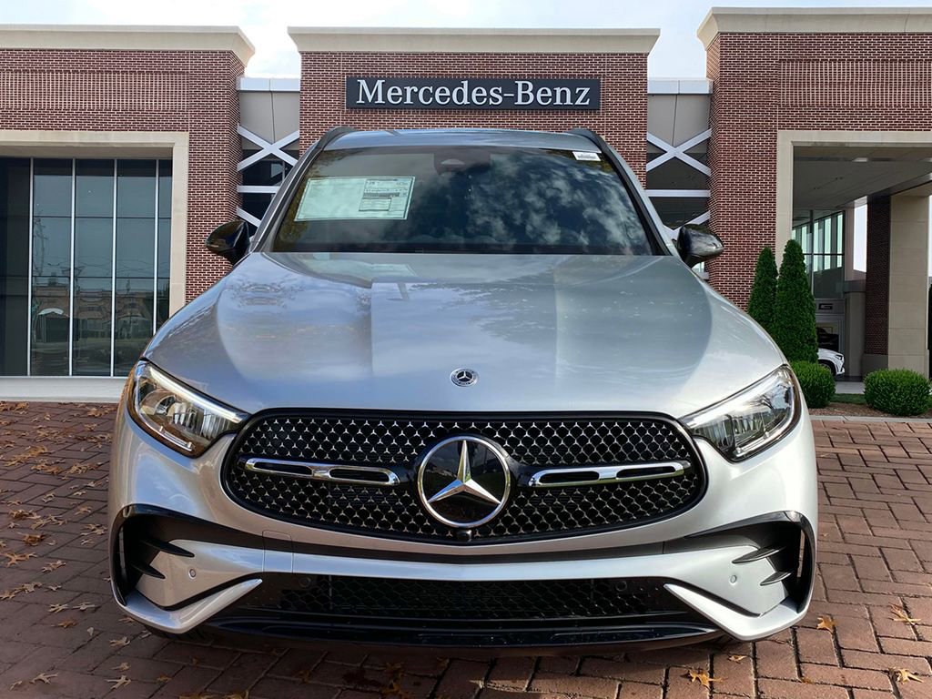 Certified 2025 Mercedes-Benz GLC 300 4MATIC image 2