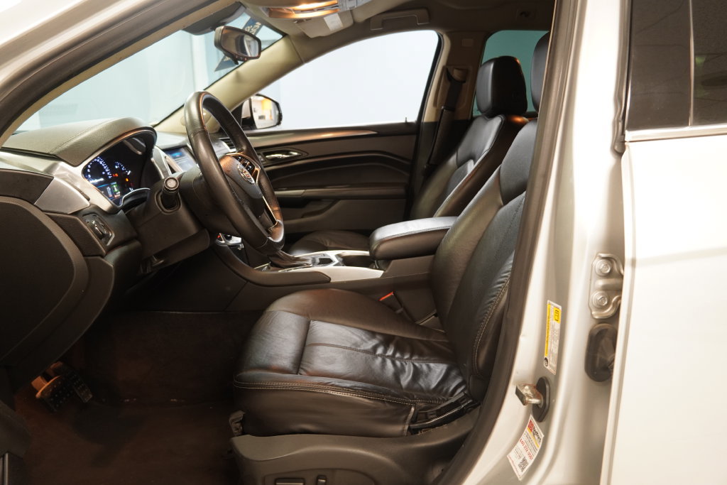 Used 2015 Cadillac SRX FWD image 5