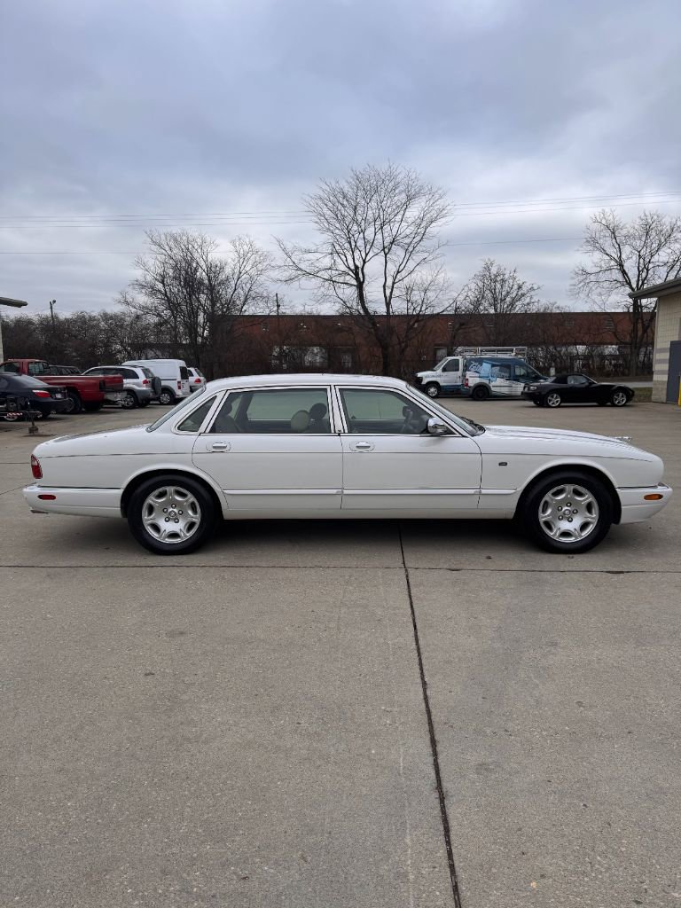 Used 2001 Jaguar XJ Vanden Plas image 9