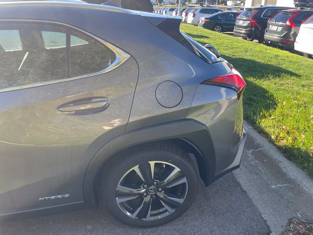 Used 2019 Lexus UX 250h w/ Accessory Package AWD/4WD image 19
