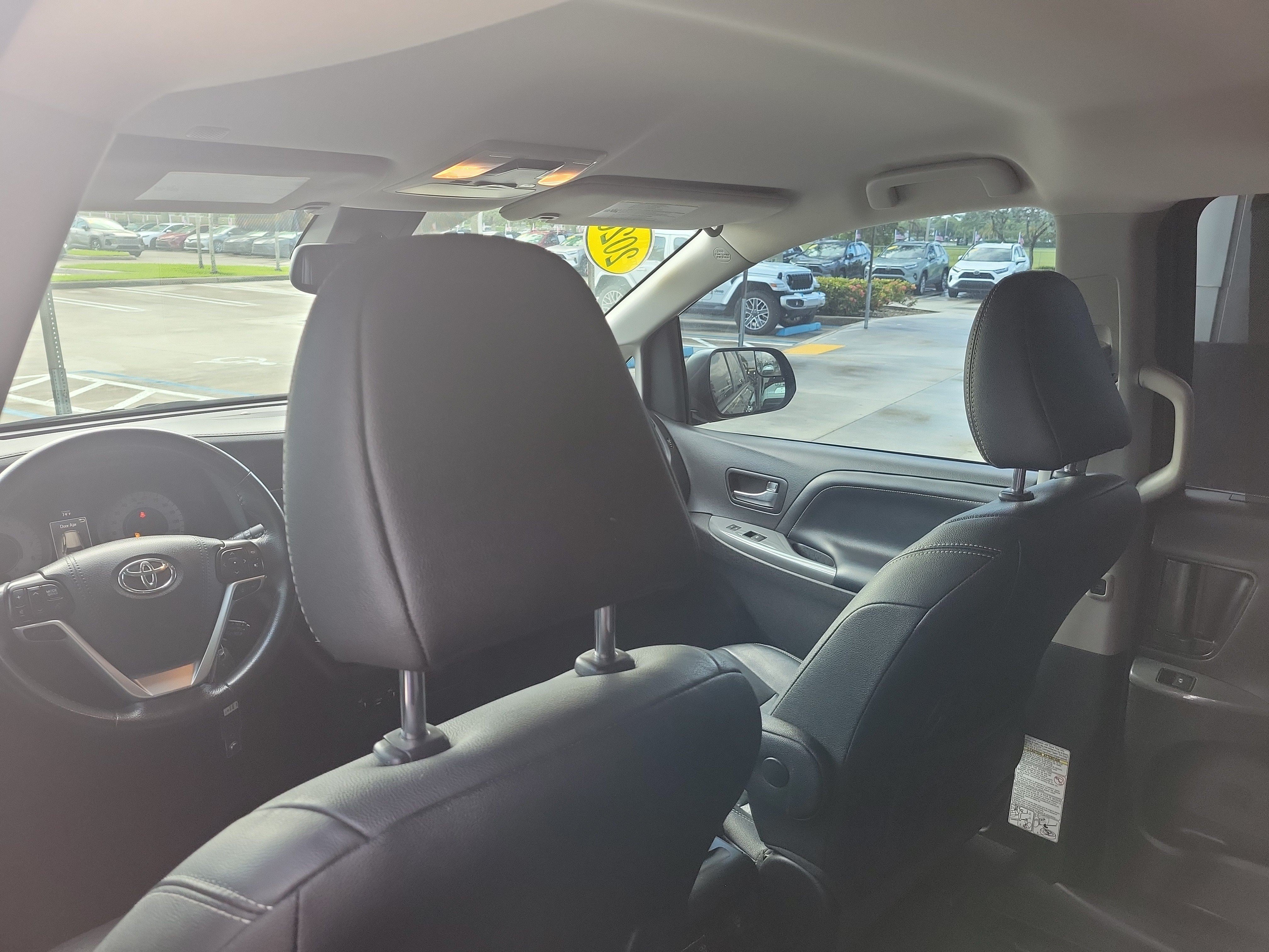 Used 2020 Toyota Sienna SE FWD image 17