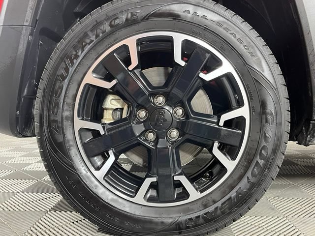 Used 2023 Jeep Renegade Latitude AWD/4WD image 9