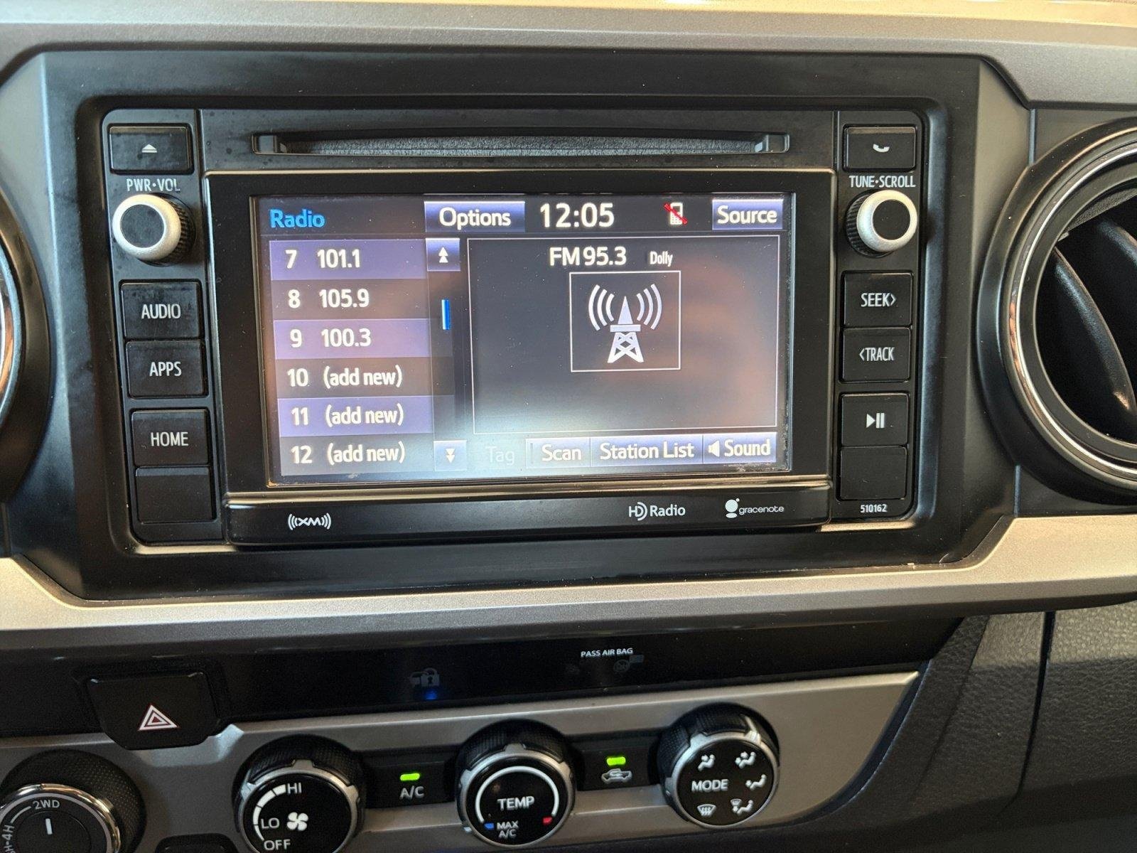 Used 2018 Toyota Tacoma SR5 AWD/4WD image 24