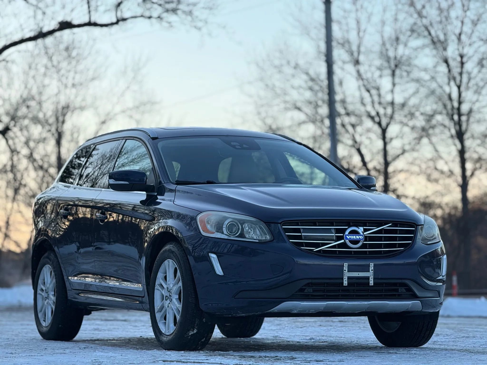 Used 2015 Volvo XC60 T5 Platinum FWD image 2
