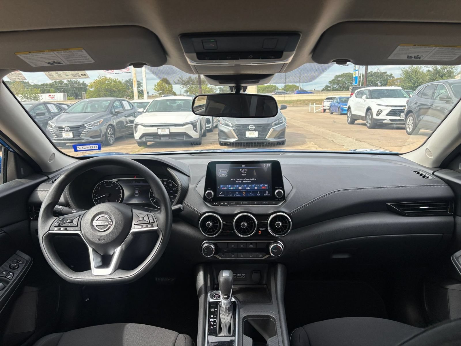 Used 2025 Nissan Sentra SV FWD image 30