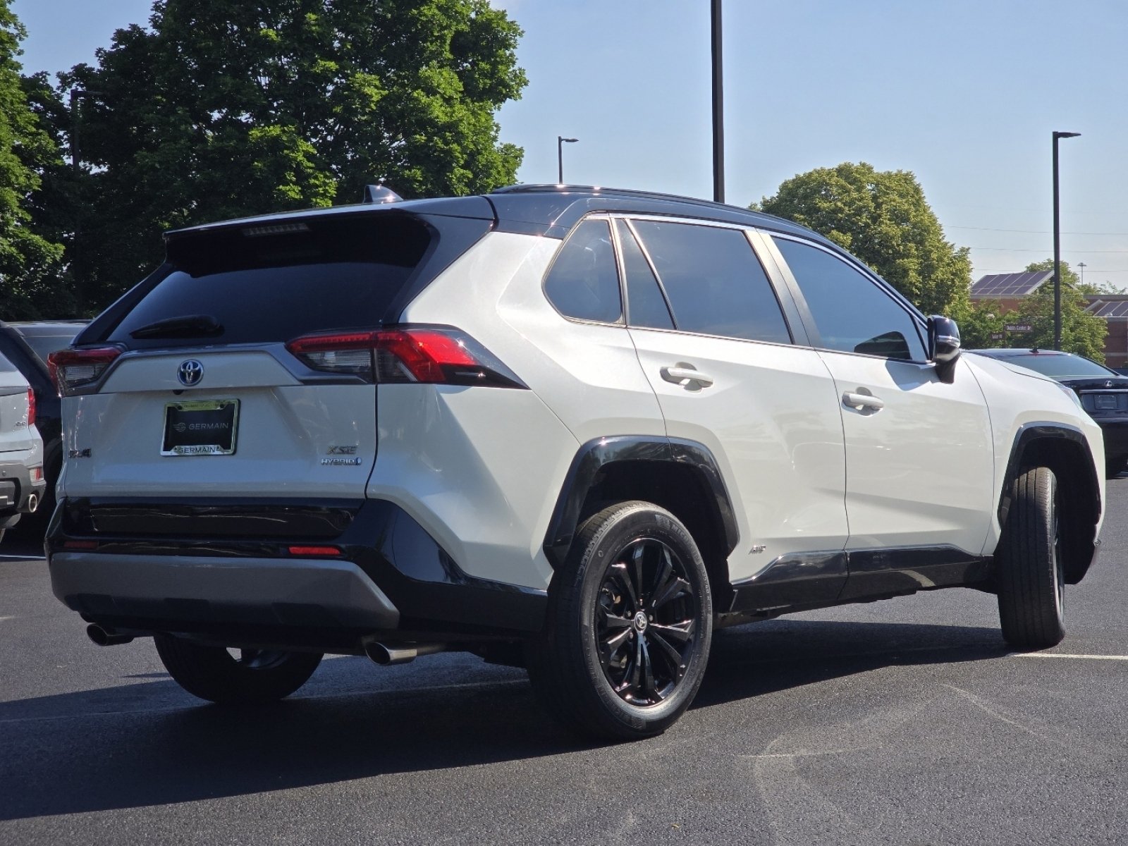 Used 2022 Toyota RAV4 XSE AWD/4WD image 18