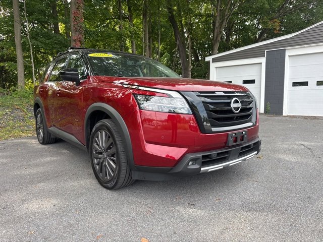 Used 2023 Nissan Pathfinder SL w/ SL Premium Package