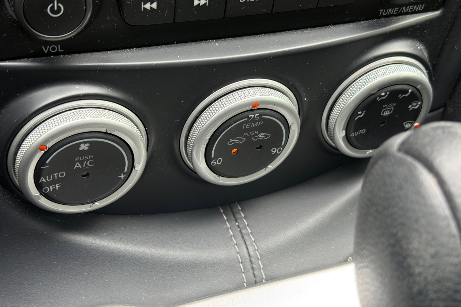 Used 2016 Nissan 370Z Base image 16