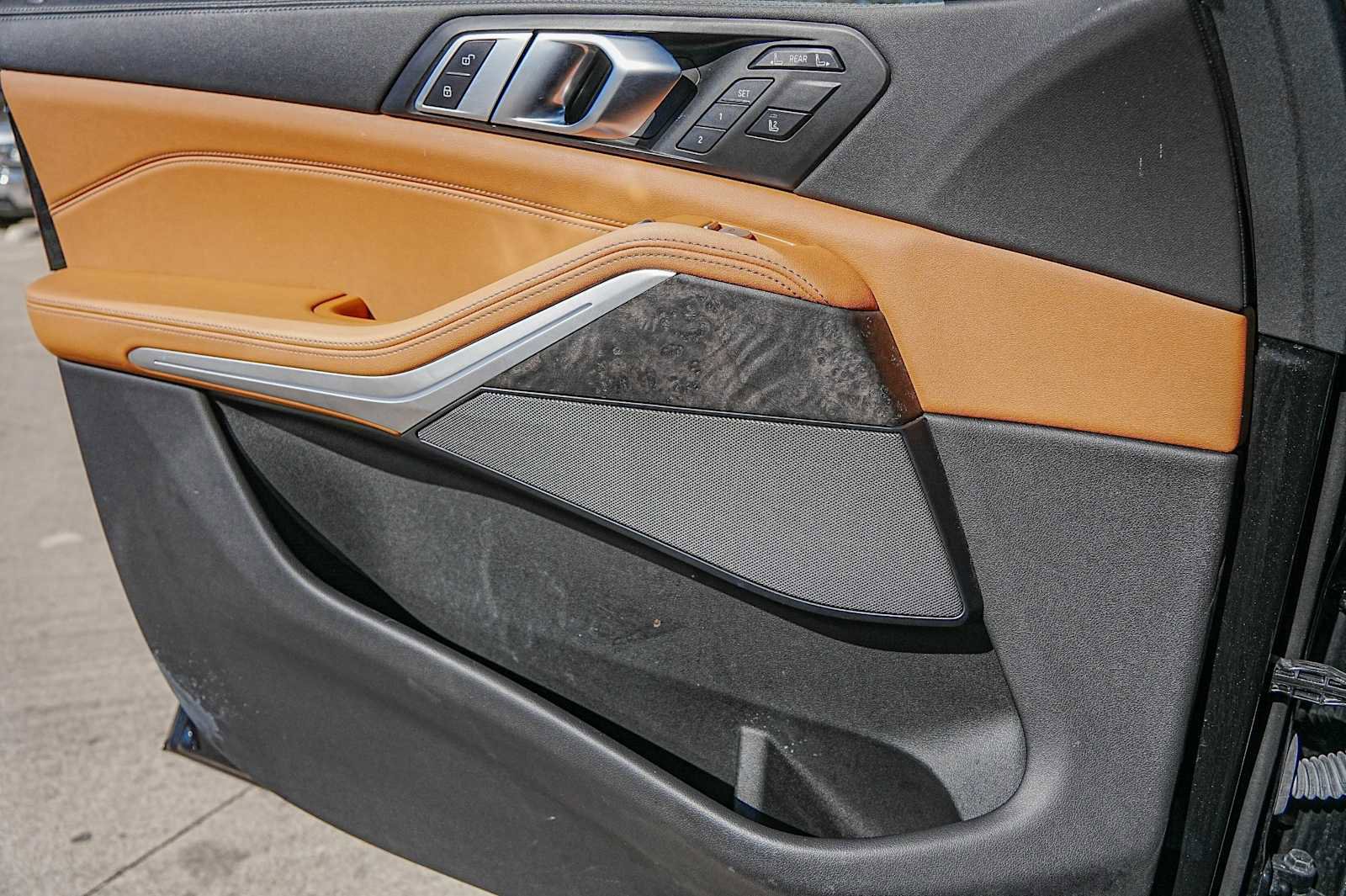 Used 2023 BMW X7 xDrive40i w/ Premium Package image 26