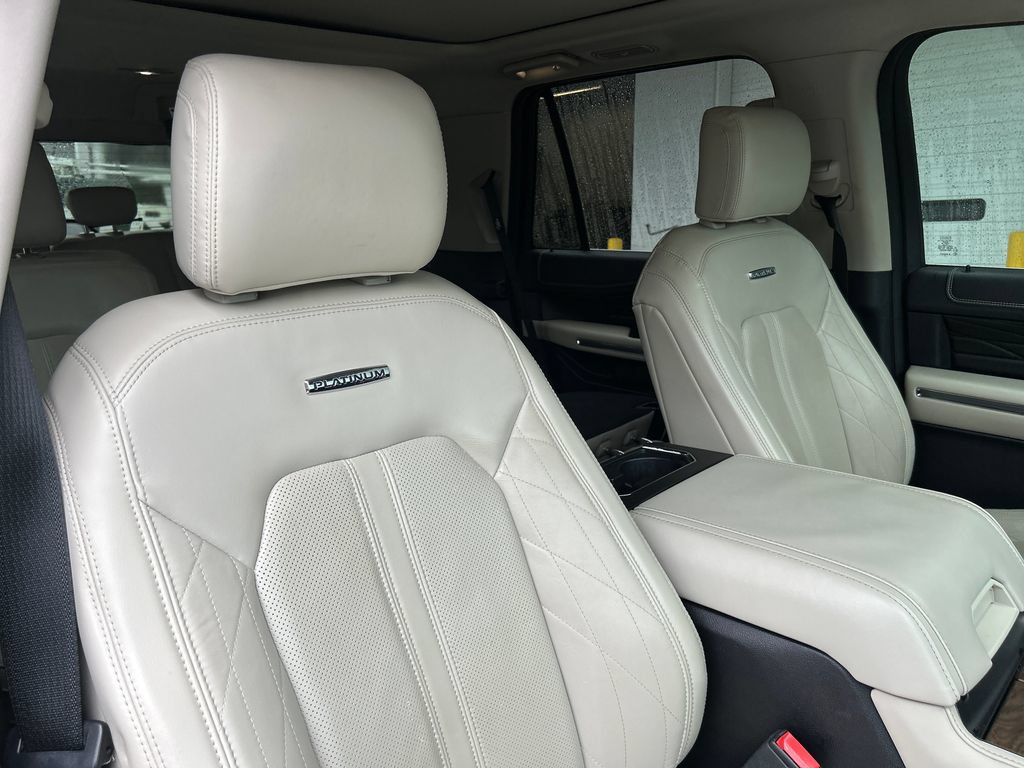 Used 2019 Ford Expedition Platinum RWD image 16