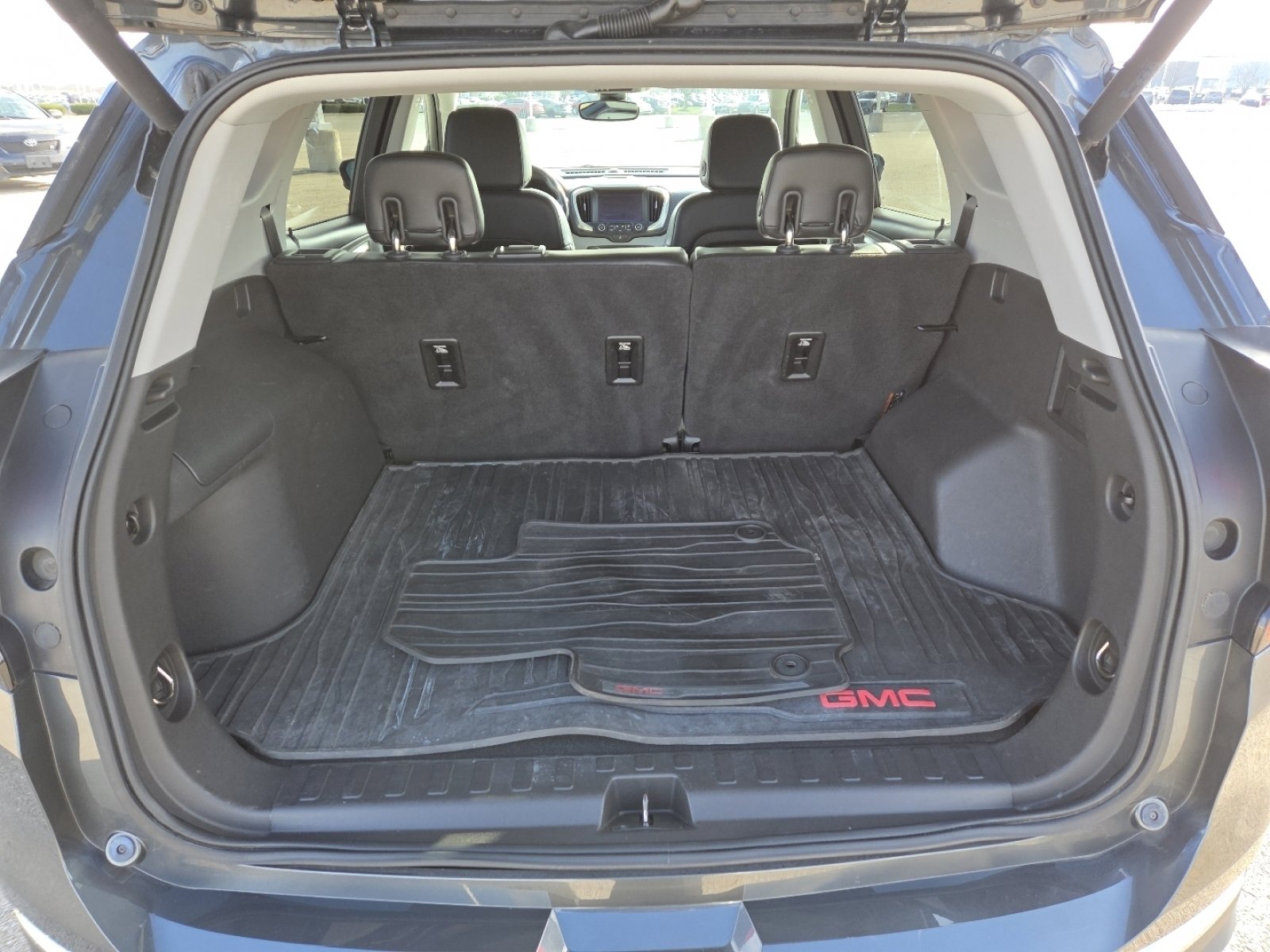 Used 2018 GMC Terrain SLT w/ Preferred Package image 16