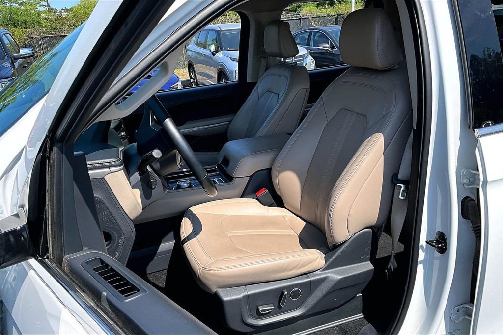 Used 2024 Ford Expedition Max Limited RWD image 21