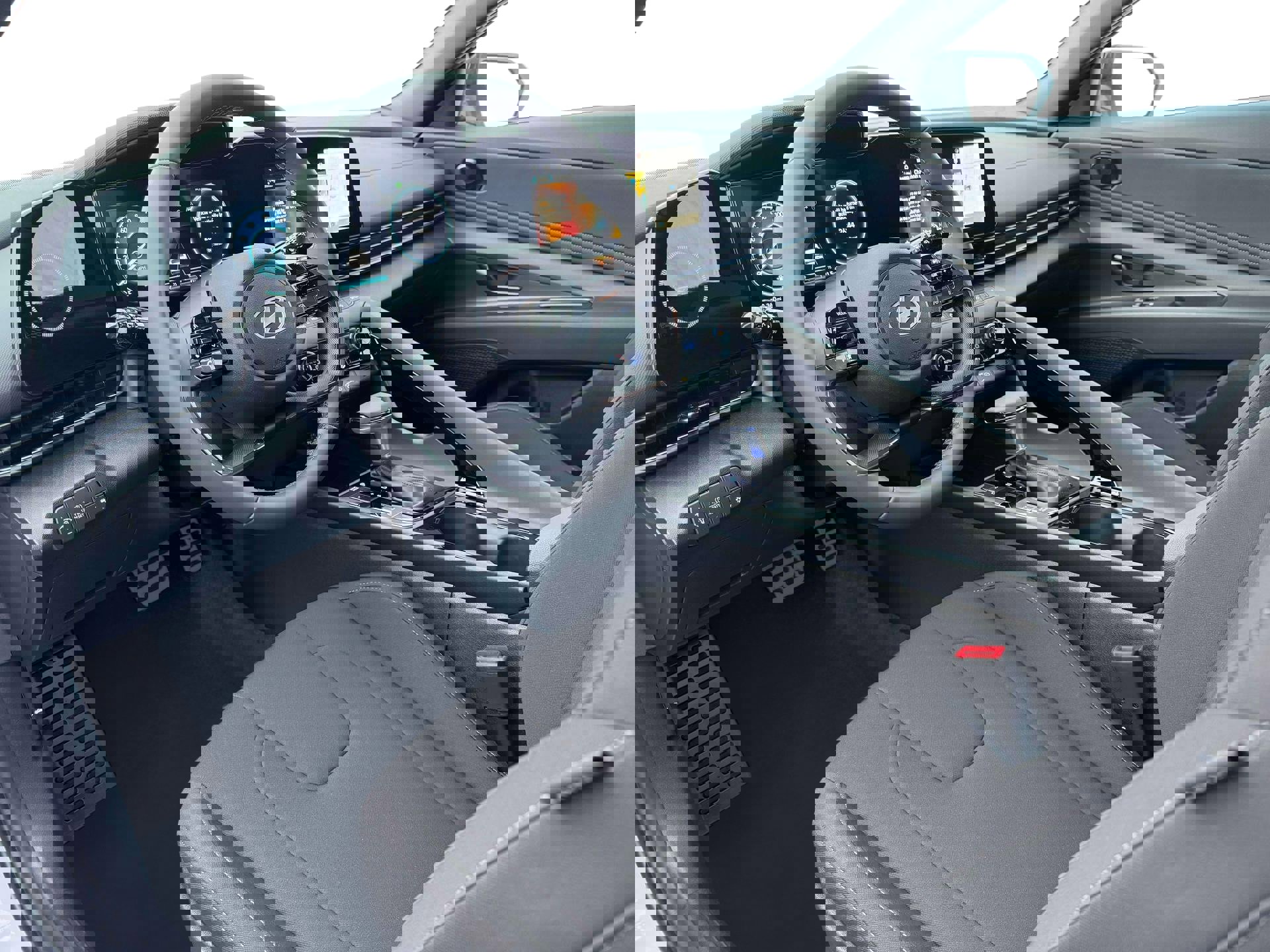 New 2025 Hyundai Elantra SEL image 14