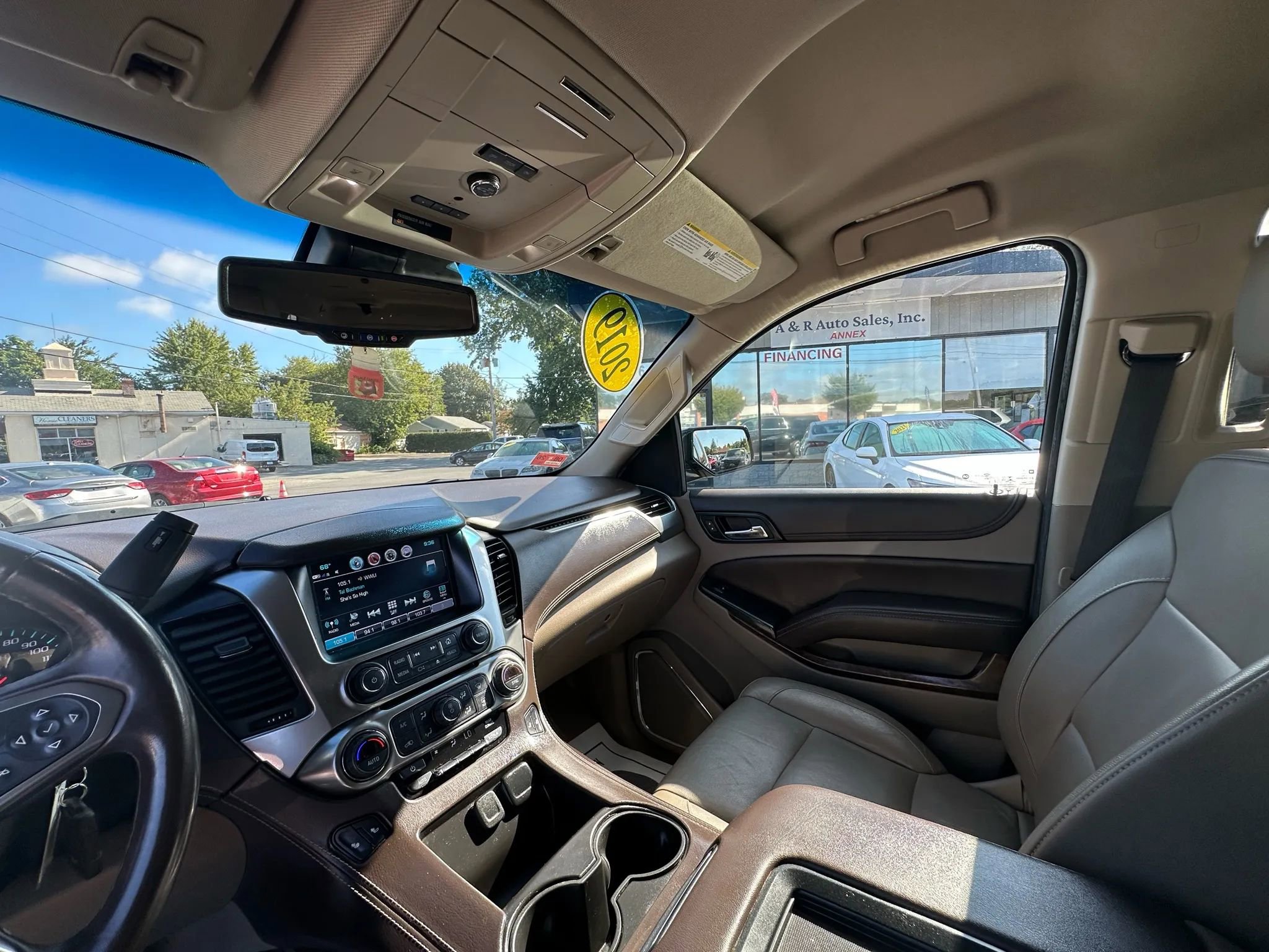 Used 2019 Chevrolet Suburban LT image 18