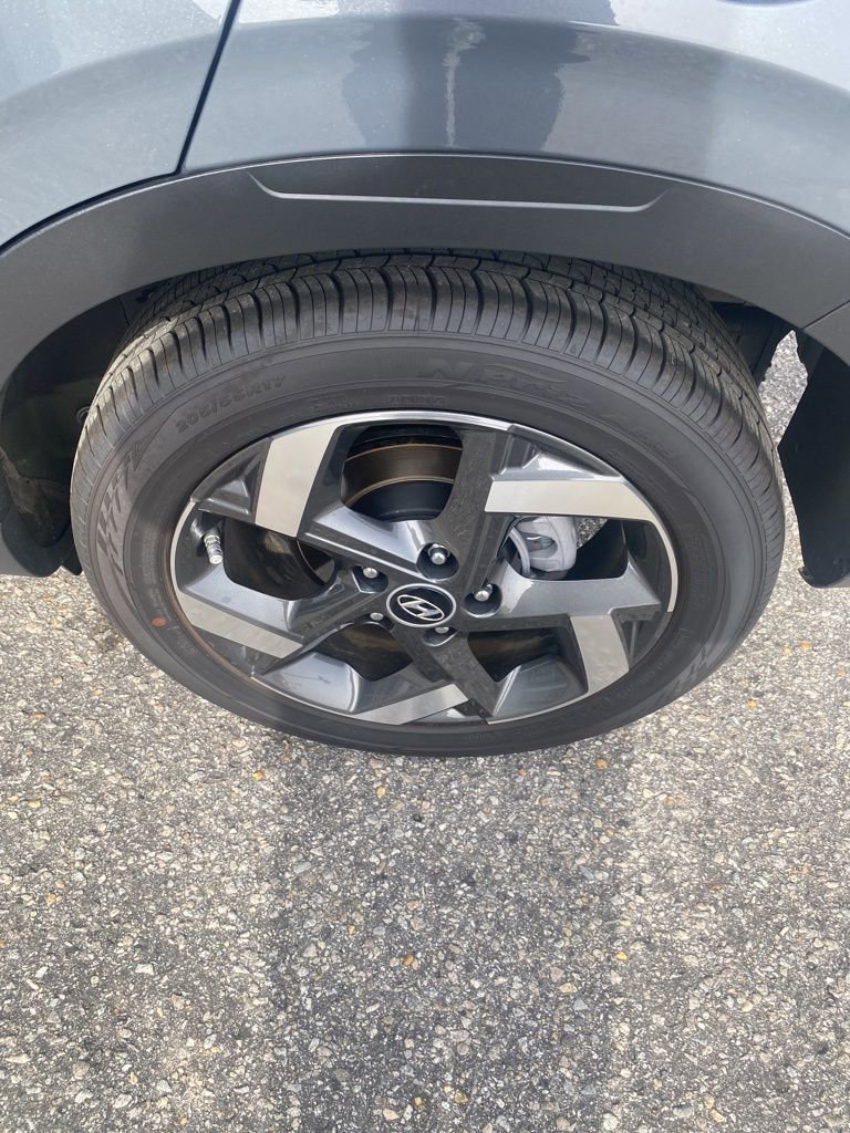 Certified 2026 Hyundai Venue SEL FWD image 11