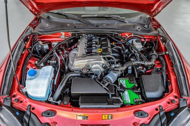 Used 2016 MAZDA MX-5 Miata Club RWD image 23