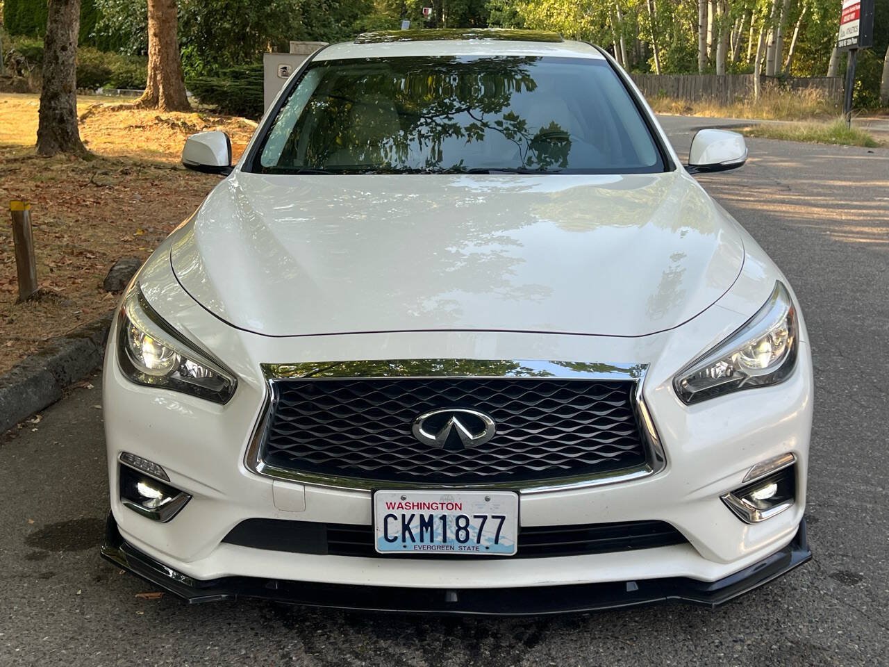 Used 2019 INFINITI Q50 Luxe w/ Essential Package (3.0T Luxe) AWD/4WD image 8