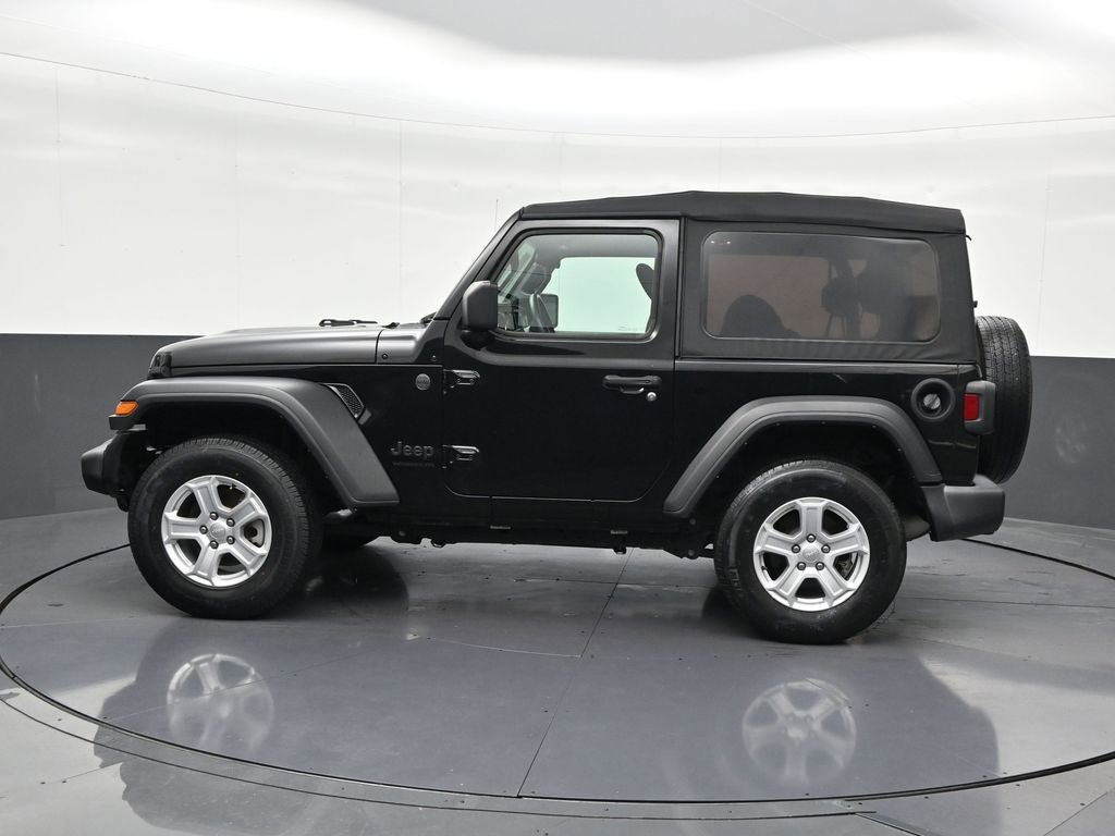 Used 2022 Jeep Wrangler Sport AWD/4WD image 2