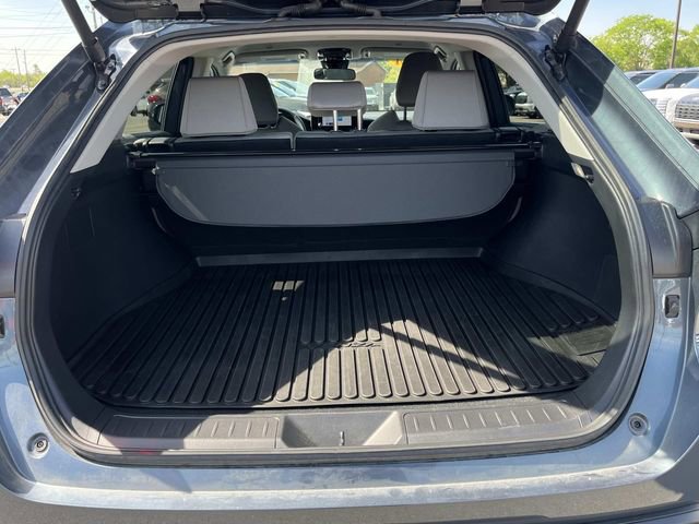 Used 2024 Toyota Venza LE image 11