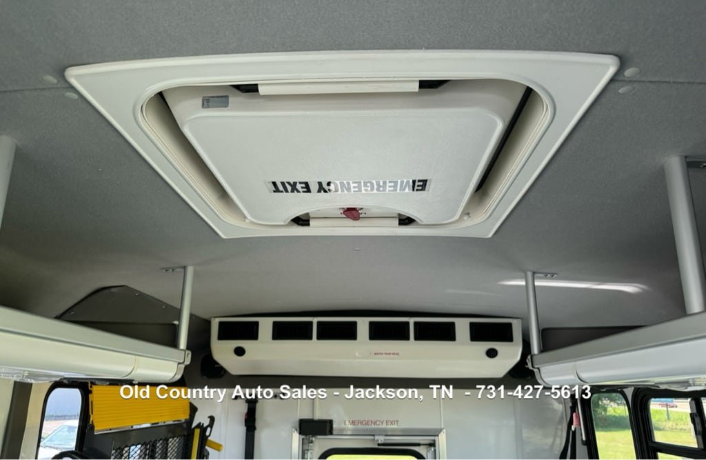 Used 2012 Ford F550 Luxury w/ Payload Upgrade Pkg RWD image 39