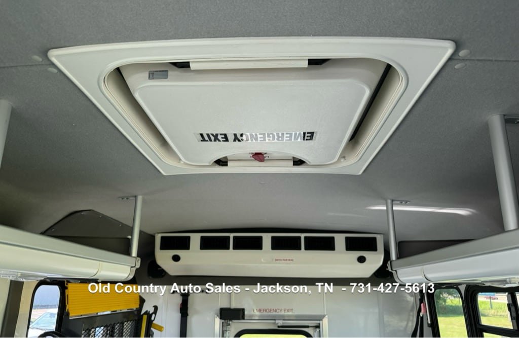 Used 2012 Ford F550 2WD Regular Cab Super Duty w/ Payload Upgrade Pkg image 39