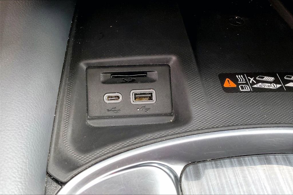 Used 2023 Buick Enclave Essence w/ Experience Buick Package image 32