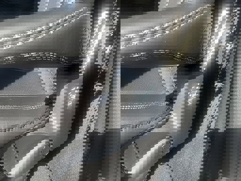 New 2026 Chrysler Pacifica Select image 12