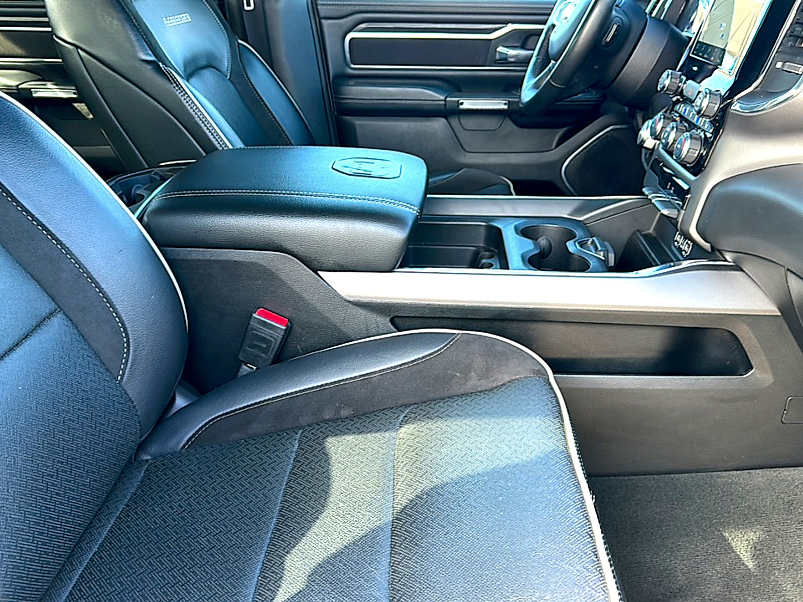 Used 2024 RAM 1500 Laramie image 23