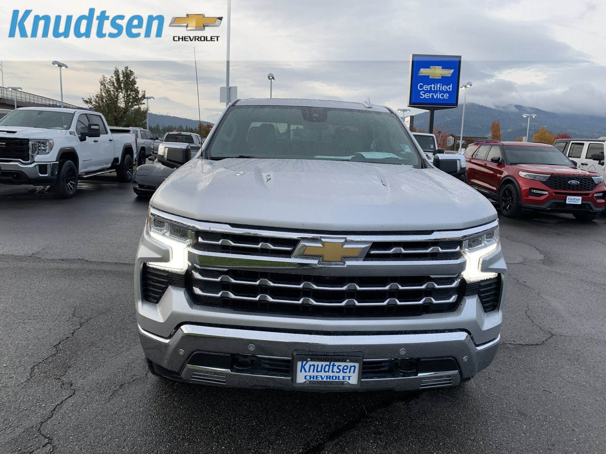 Used 2022 Chevrolet Silverado 1500 LTZ w/ LTZ Premium Package AWD/4WD image 2