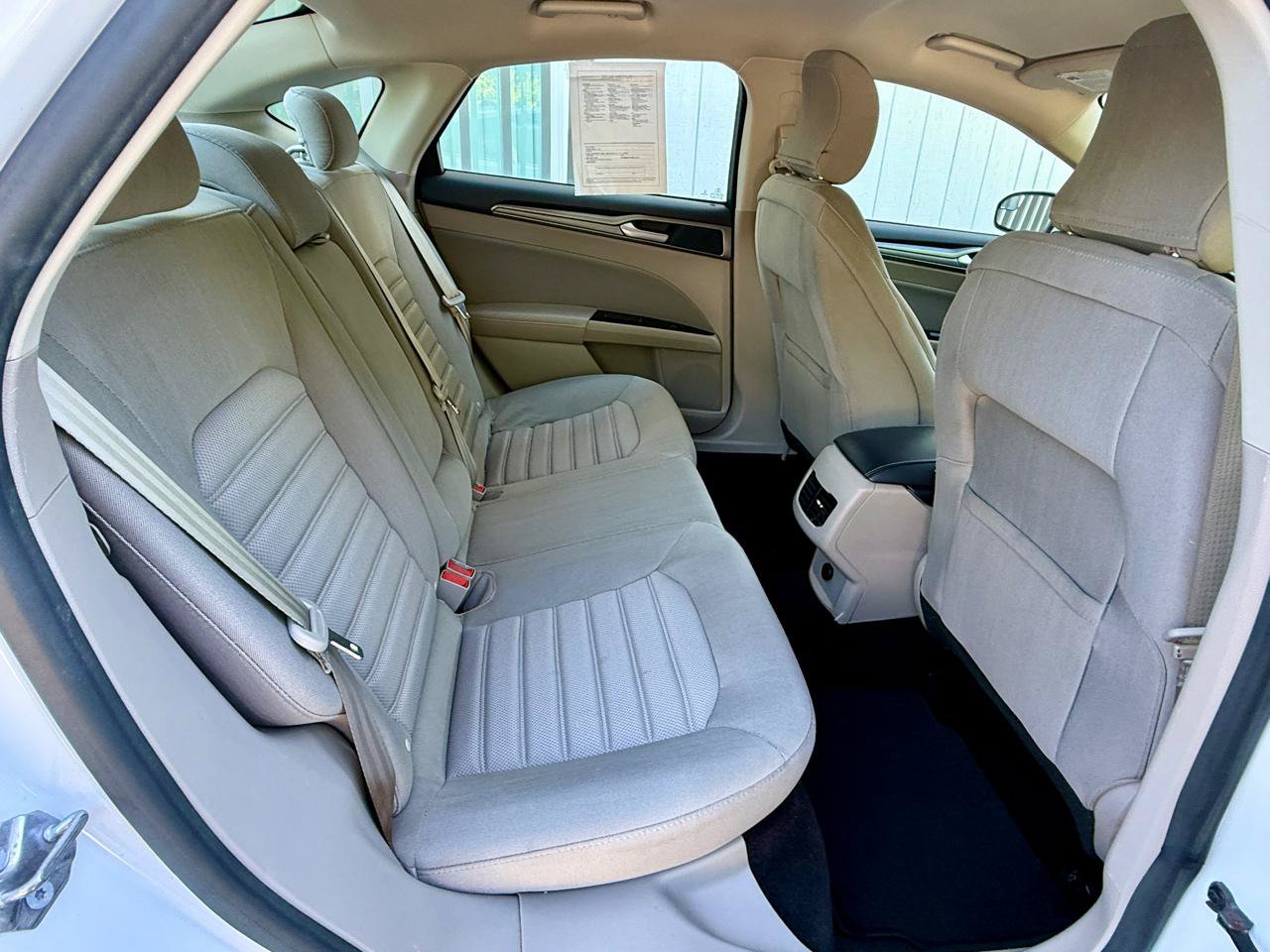 Used 2017 Ford Fusion SE w/ Fusion SE Technology Package FWD image 14