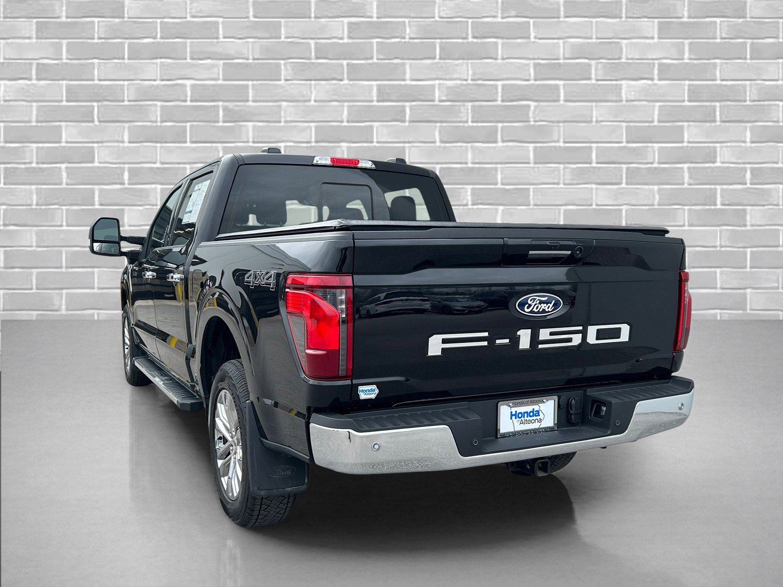 Used 2024 Ford F150 XLT w/ Equipment Group 302A MID image 3