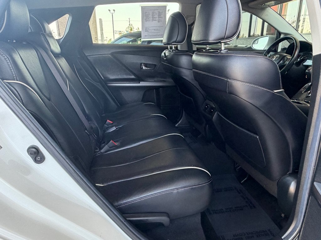 Used 2013 Toyota Venza XLE w/ XLE Premium Pkg AWD/4WD image 28