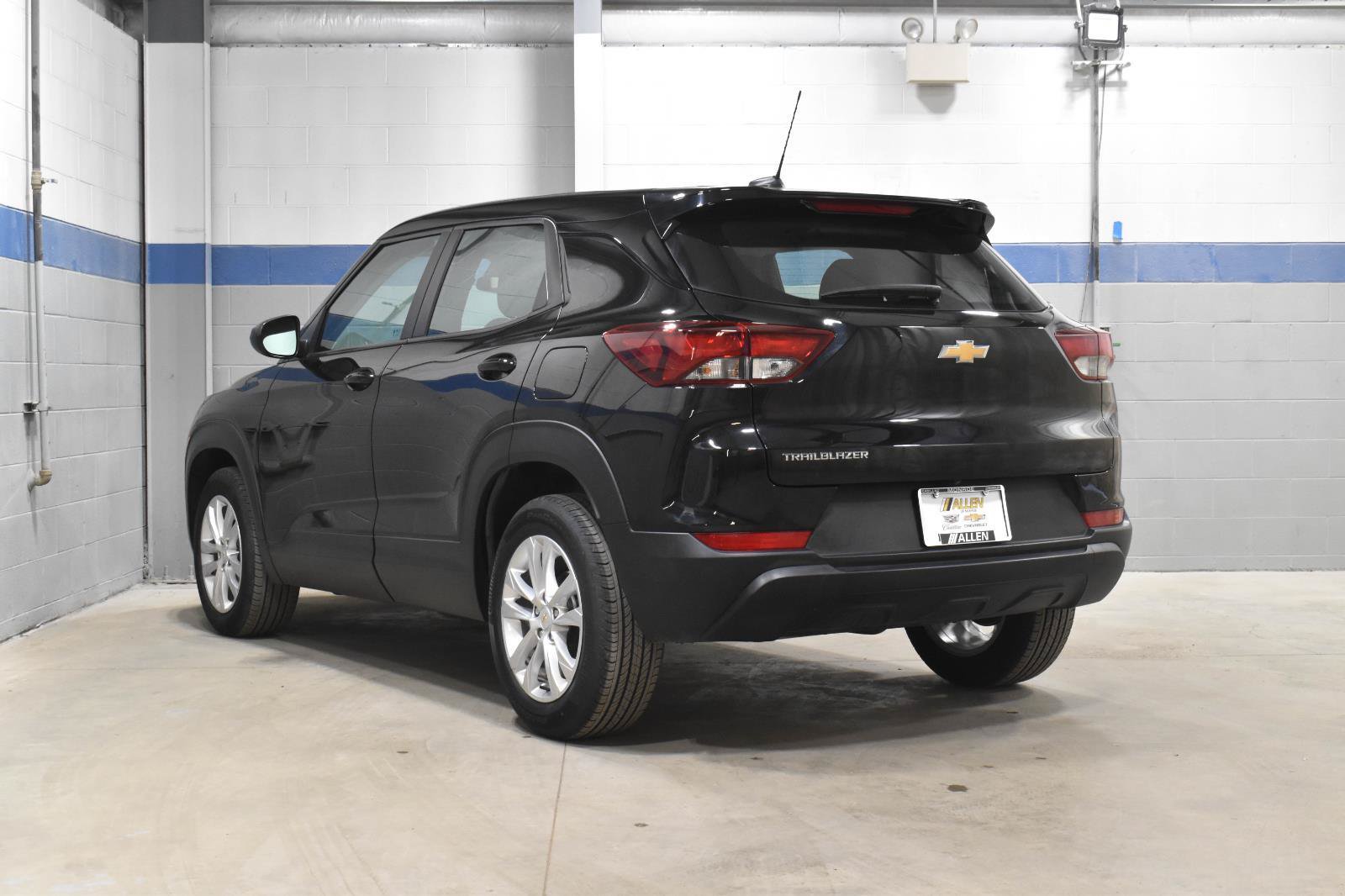 Used 2023 Chevrolet TrailBlazer LS FWD image 25