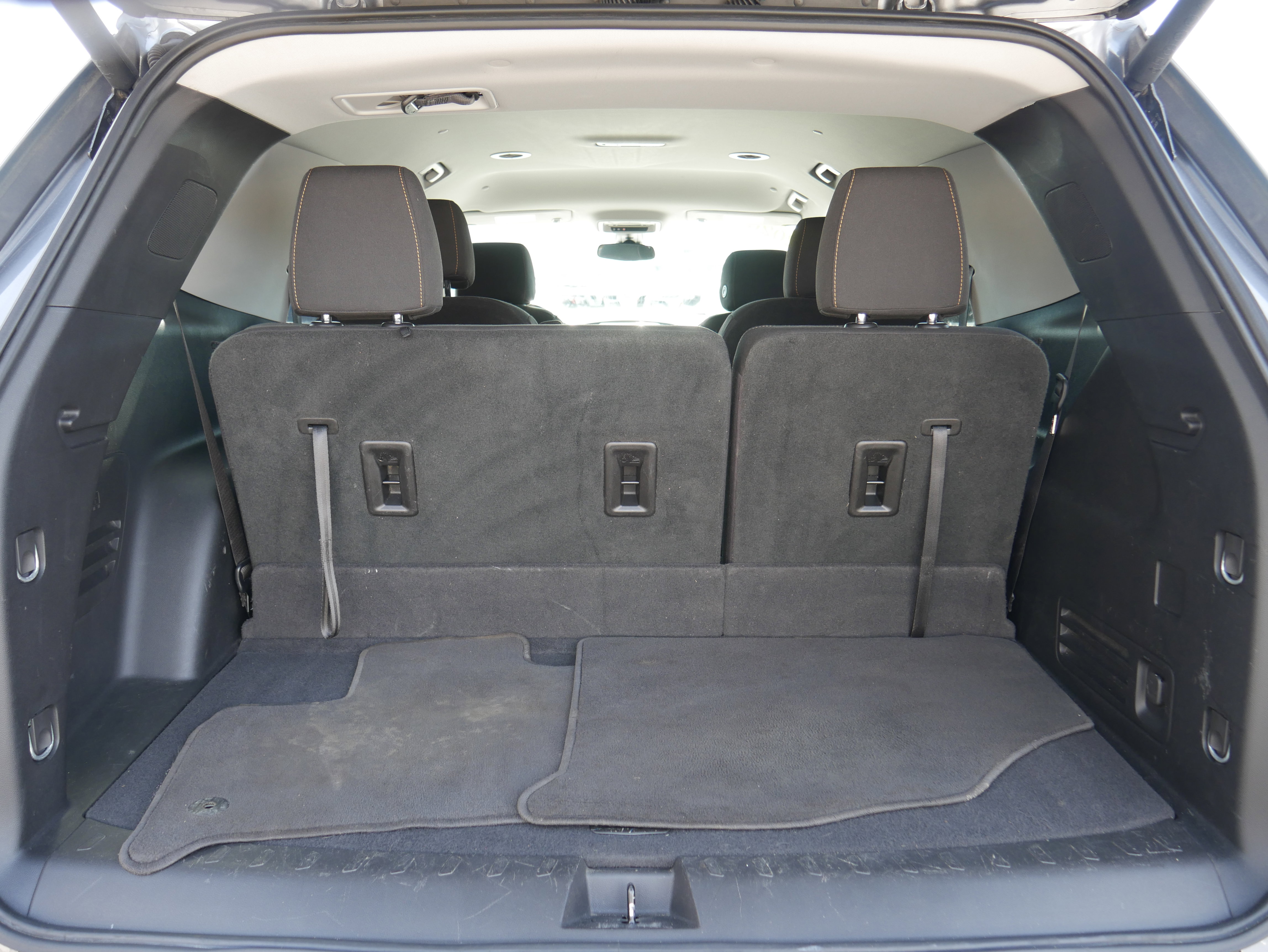 Certified 2020 Chevrolet Traverse LT w/ Driver Confidence II Package AWD/4WD image 11