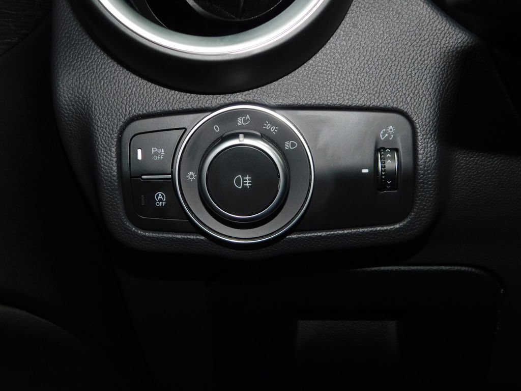 Used 2023 Alfa Romeo Stelvio Ti AWD/4WD image 30