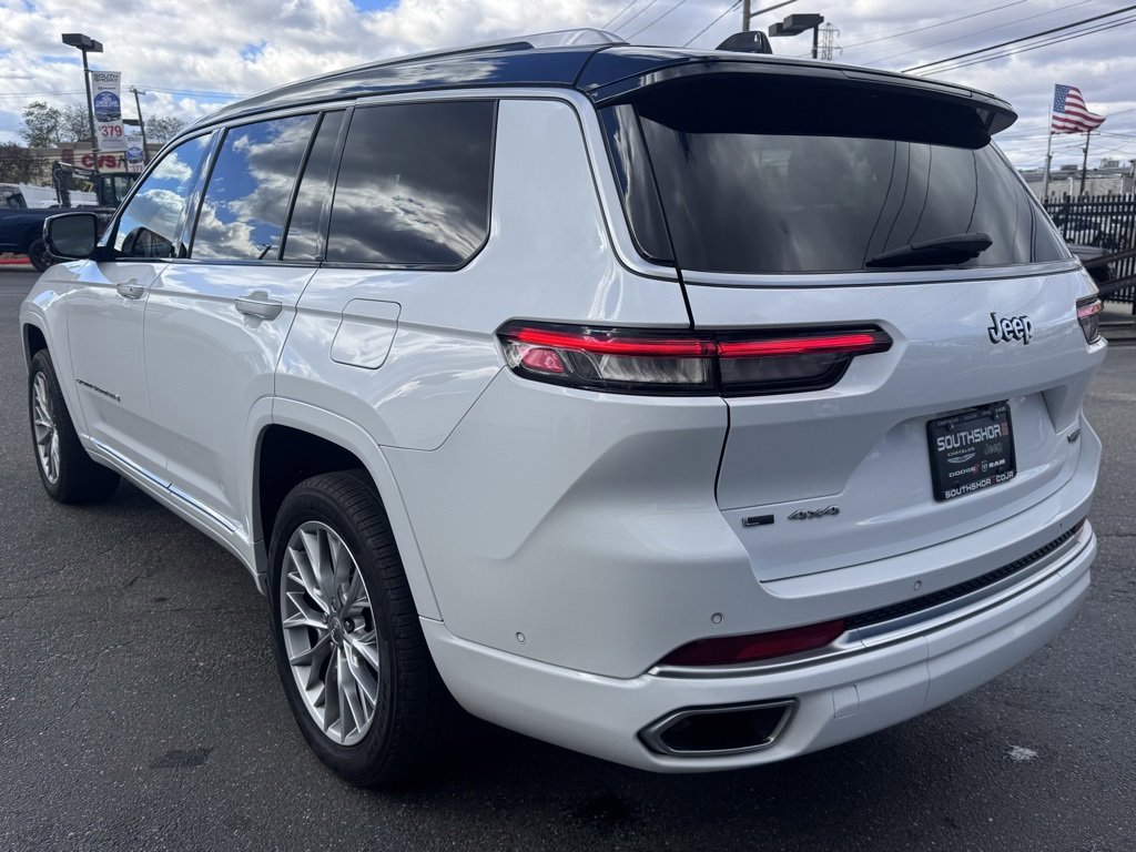 Certified 2022 Jeep Grand Cherokee L Summit w/ Luxury Tech Group V image 5